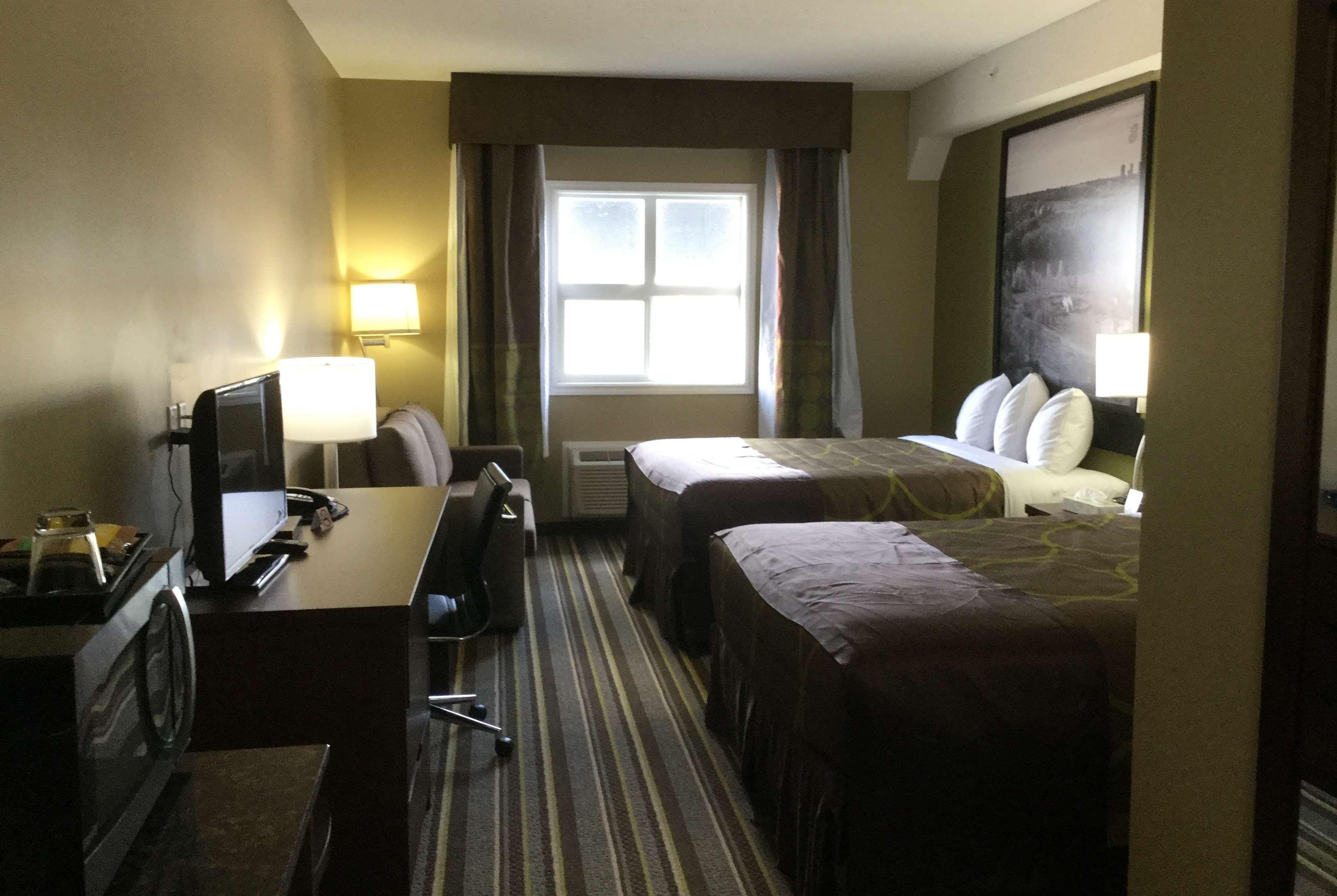 Super 8 By Wyndham Hardisty Hotel Kültér fotó