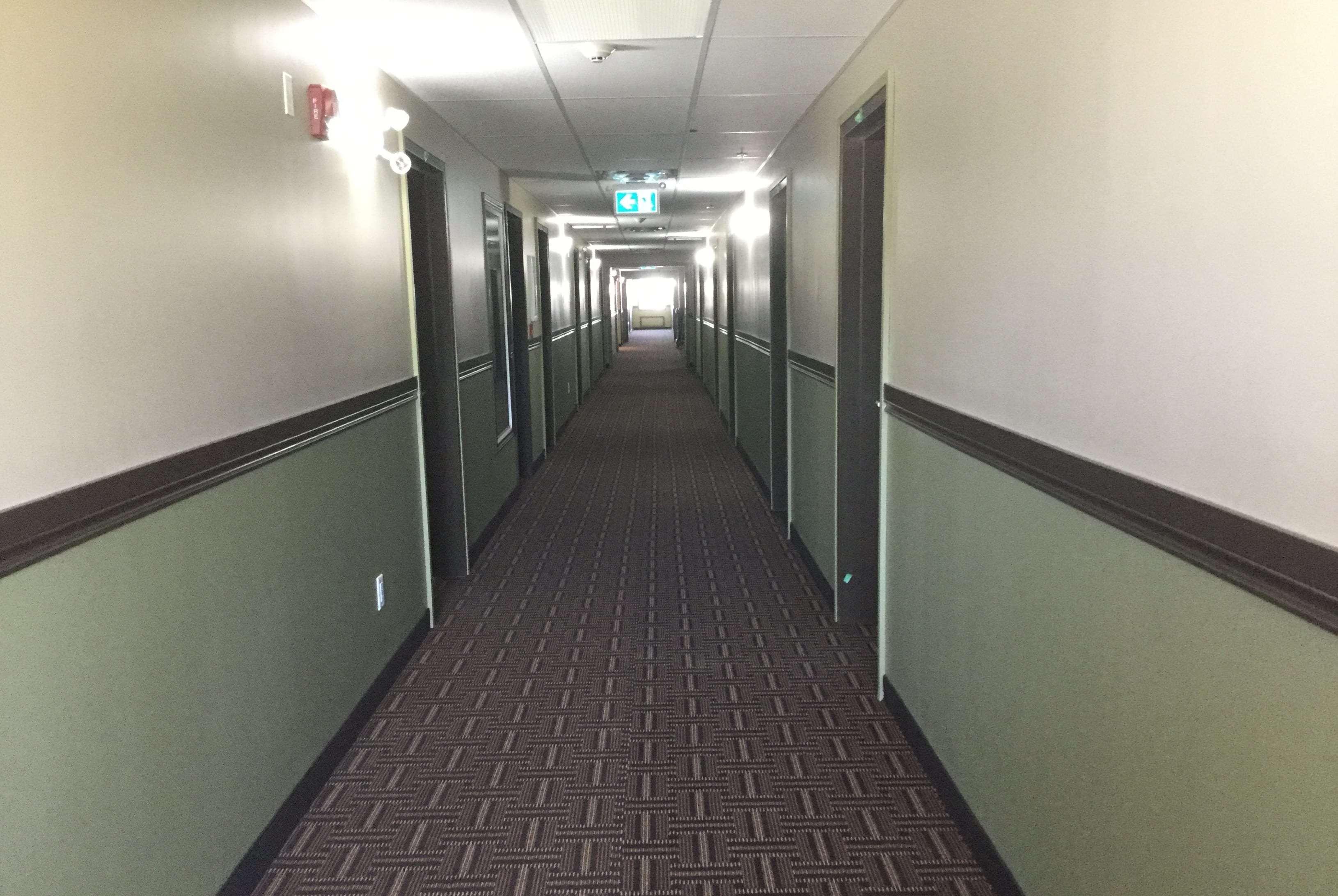Super 8 By Wyndham Hardisty Hotel Kültér fotó